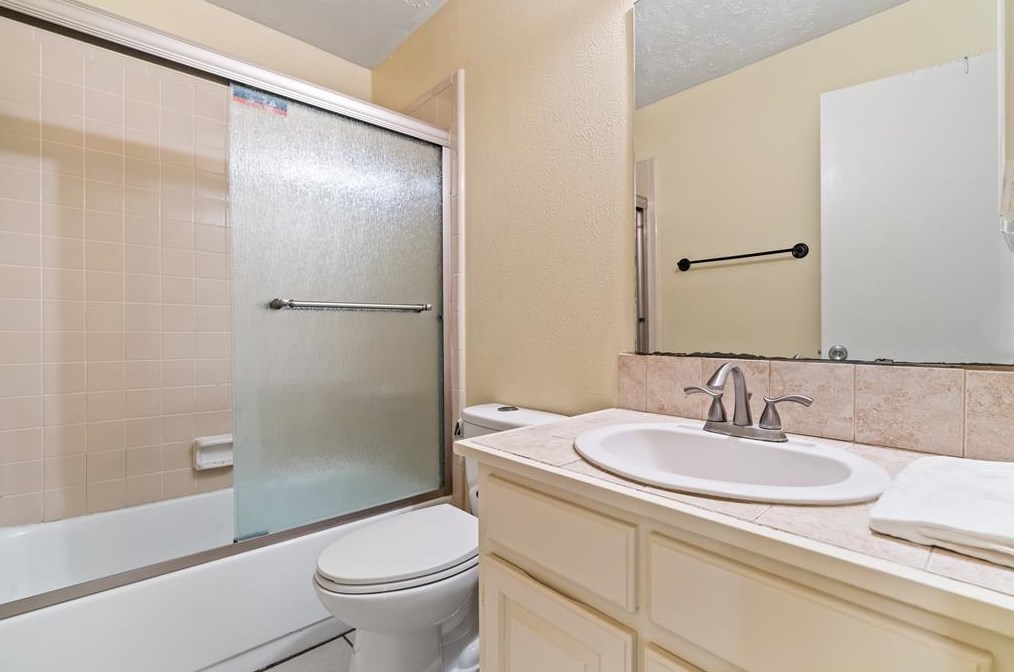 3314 Westwick Dr, Houston TX  77082-2221 exterior