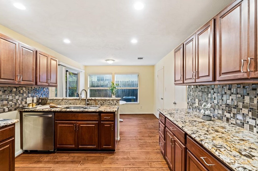 3314 Westwick Dr, Houston TX  77082-2221 exterior