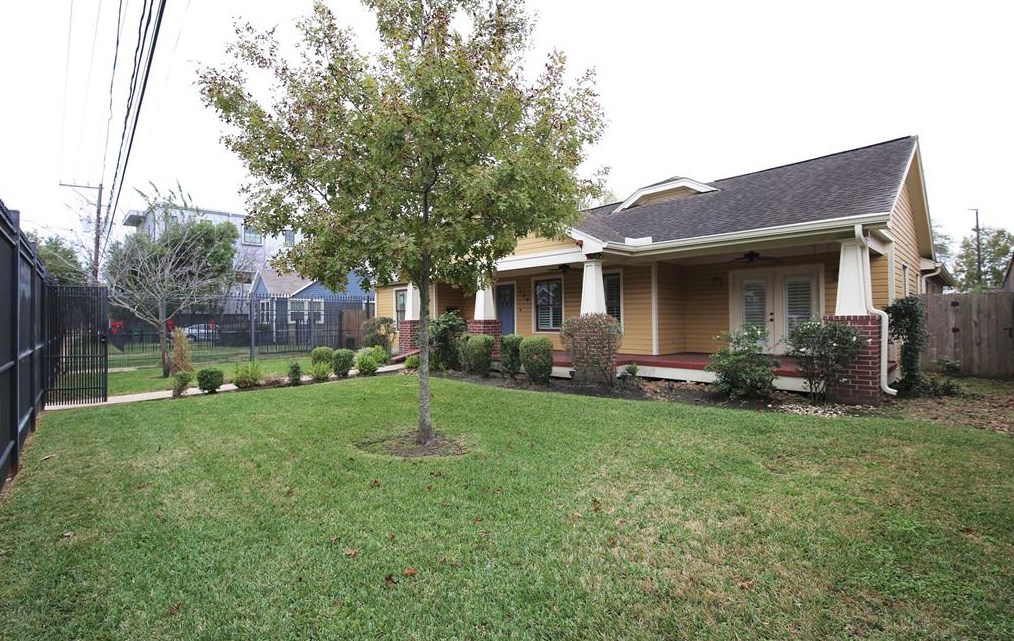 720 13th St, Houston TX  77008-6730 exterior