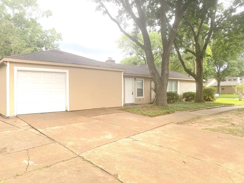 22303 Fork Dr, Katy TX  77450-3306 exterior