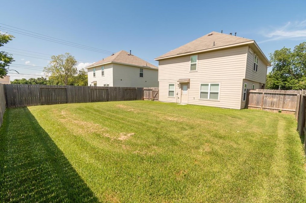 3639 Apache Meadows Dr, Baytown TX  77521-4768 exterior