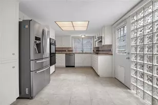 15814 Brookford Dr, Houston, TX 77059 - Photo 11