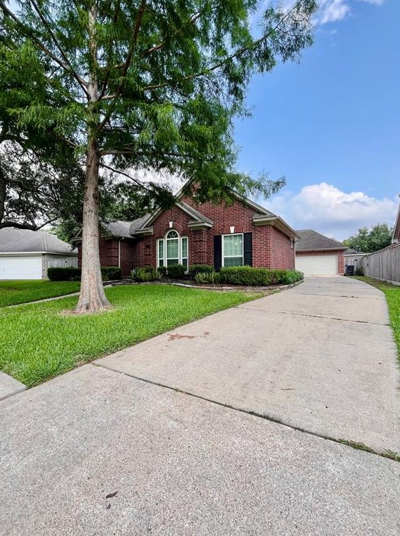 1122 Glendale Dr, Sugar Land TX  77479-6239 exterior
