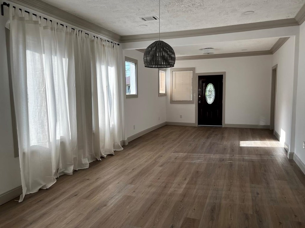 4940 Walker St, Houston TX  77023-1336 exterior