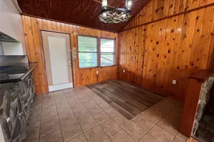 10011 Schanzer Rd, Hitchcock, TX 77563 - Photo 9