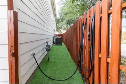 7530 Autumn Sun Drive, Houston, TX 77083 - Photo 21