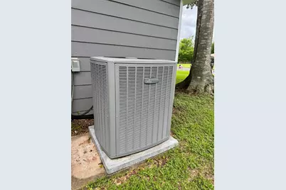 1203 Yupon Street, El Campo, TX 77437 - Photo 5