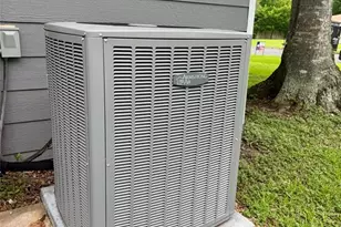 1203 Yupon St, El Campo, TX 77437 - Photo 5