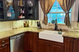 1203 Yupon St, El Campo, TX 77437 - Photo 25