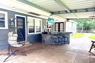 1203 Yupon St, El Campo, TX 77437 - Photo 27