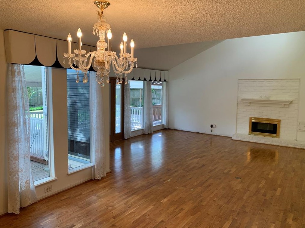 1619 Warwickshire Dr, Houston TX  77077-4122 exterior
