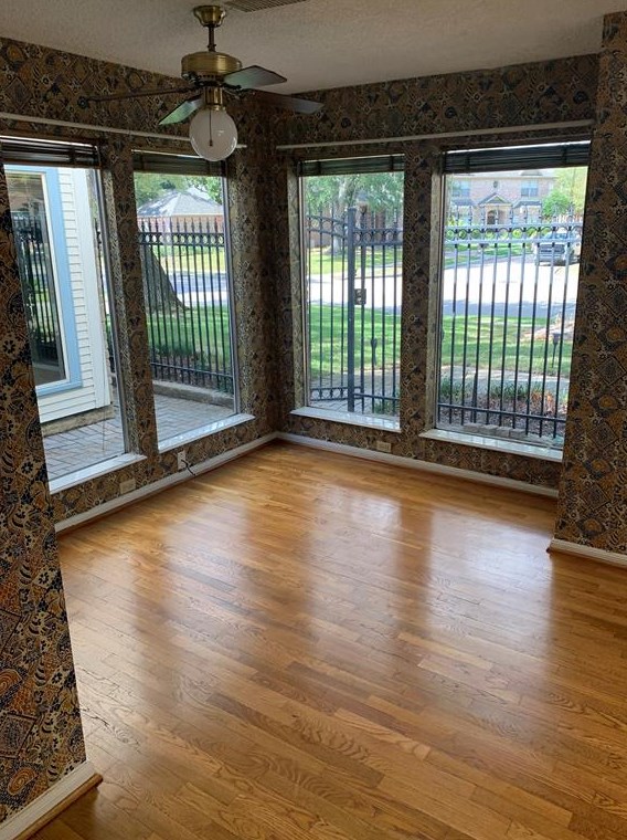 1619 Warwickshire Dr, Houston TX  77077-4122 exterior