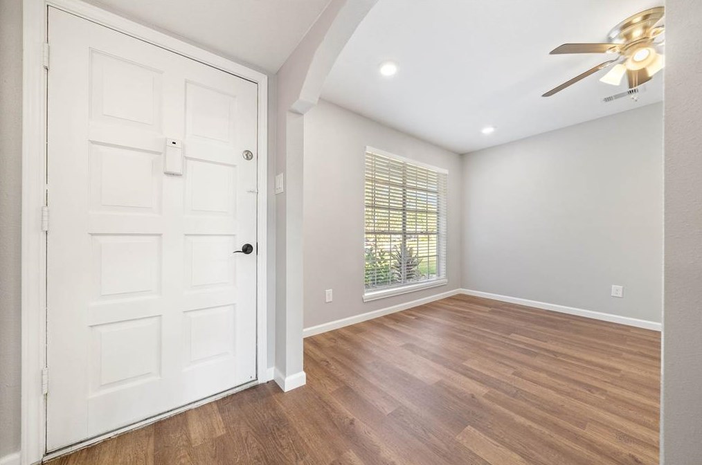 12203 Ryewater Dr, Houston TX  77089-6521 exterior