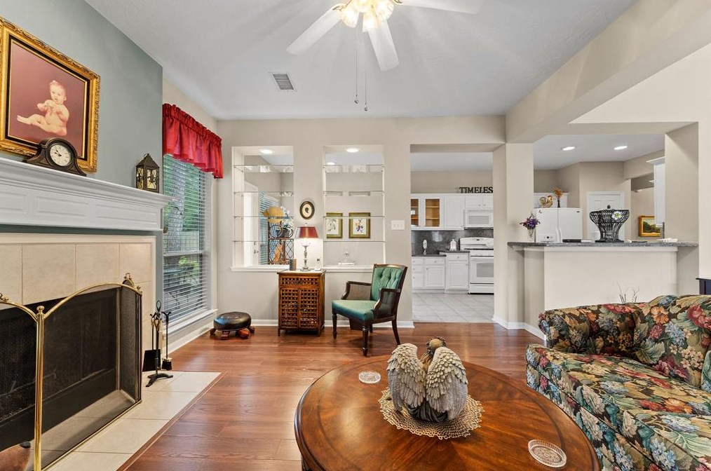 23 Harvest Wind Pl, Spring TX 77382-3602 exterior