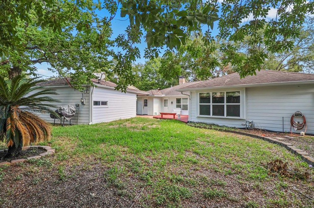 2807 Quincannon Ln, Houston TX 77043-1202 exterior