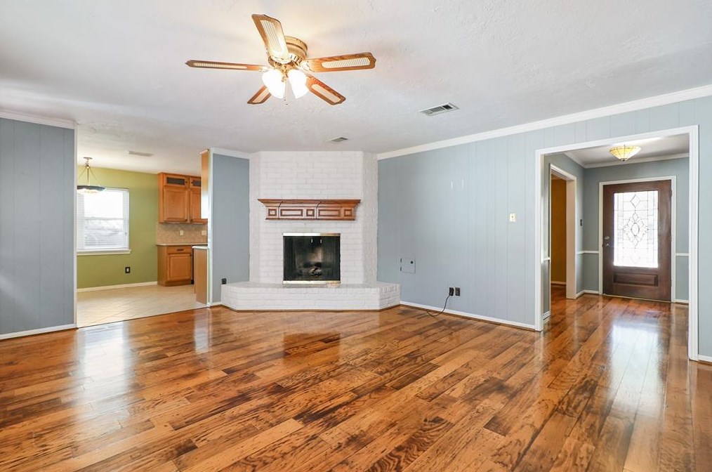 2807 Quincannon Ln, Houston TX 77043-1202 exterior