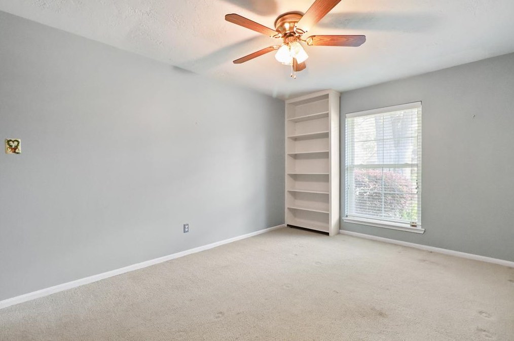 2807 Quincannon Ln, Houston TX 77043-1202 exterior