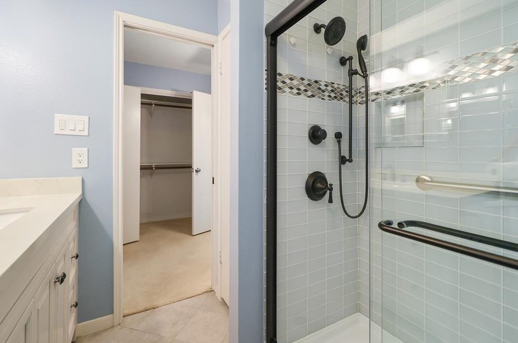 2807 Quincannon Ln, Houston TX 77043-1202 exterior