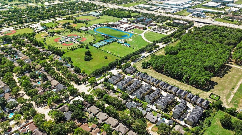 2807 Quincannon Ln, Houston TX 77043-1202 exterior