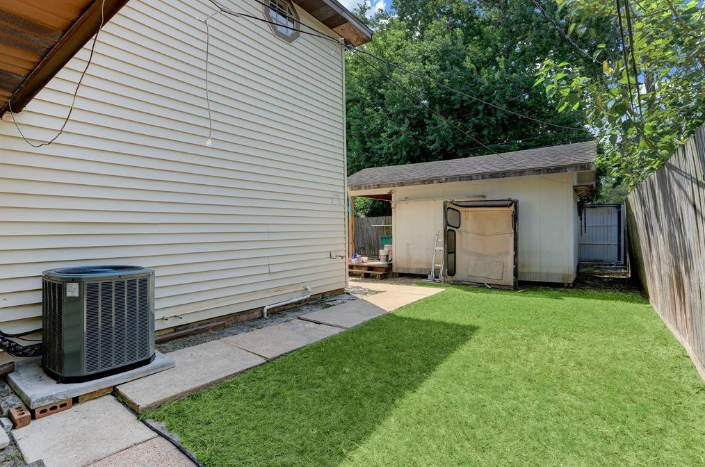 2516 Raspberry Ln, Pasadena TX 77502-5340 exterior