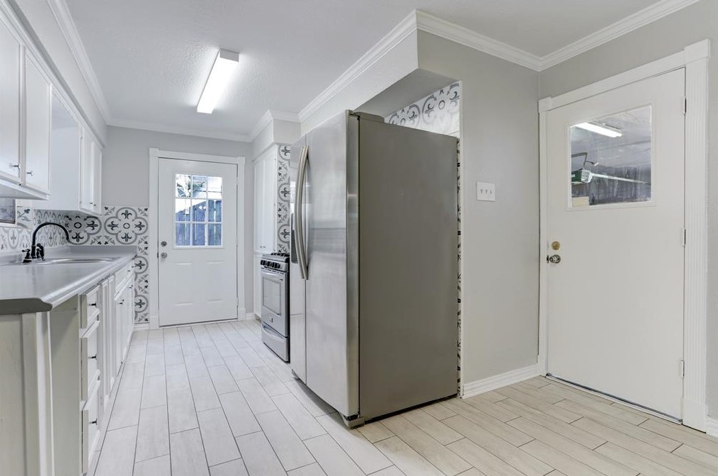 2516 Raspberry Ln, Pasadena TX  77502-5346 exterior