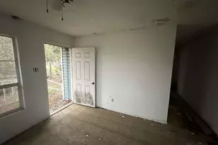 855 15th W, Lakehills, TX 78063 - Photo 5