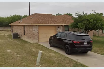 108 Round Rock Dr, Eagle Pass, TX 78852 - Photo 3