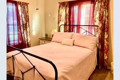 421 W 13th Street, Shiner, TX 77984 - Photo 9