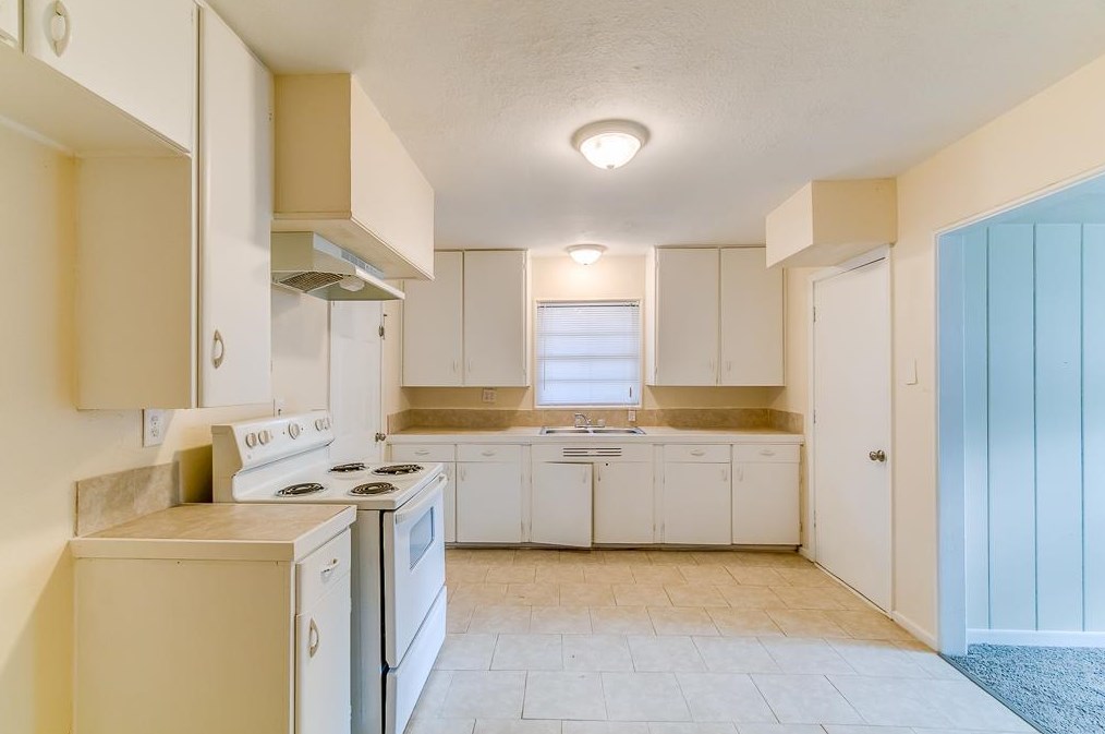 5458 Crooked Creek Dr, Houston TX  77017-7110 exterior