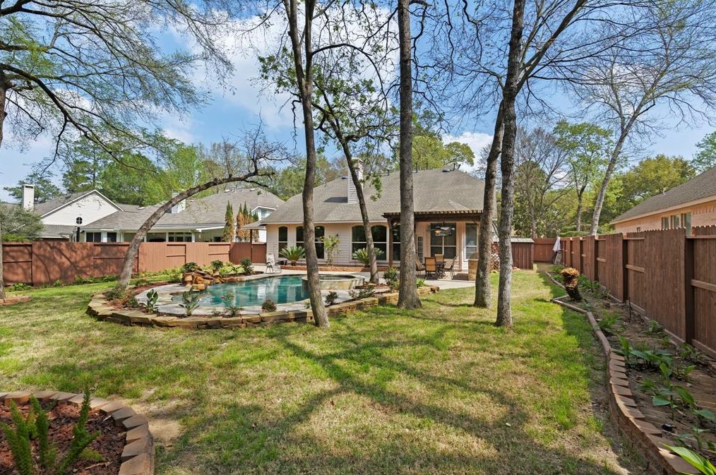 35 Peaceful Cyn Cir, Spring TX 77381-4487 exterior