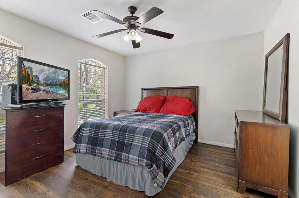 35 Peaceful Cyn Cir, Spring TX 77381-4487 exterior