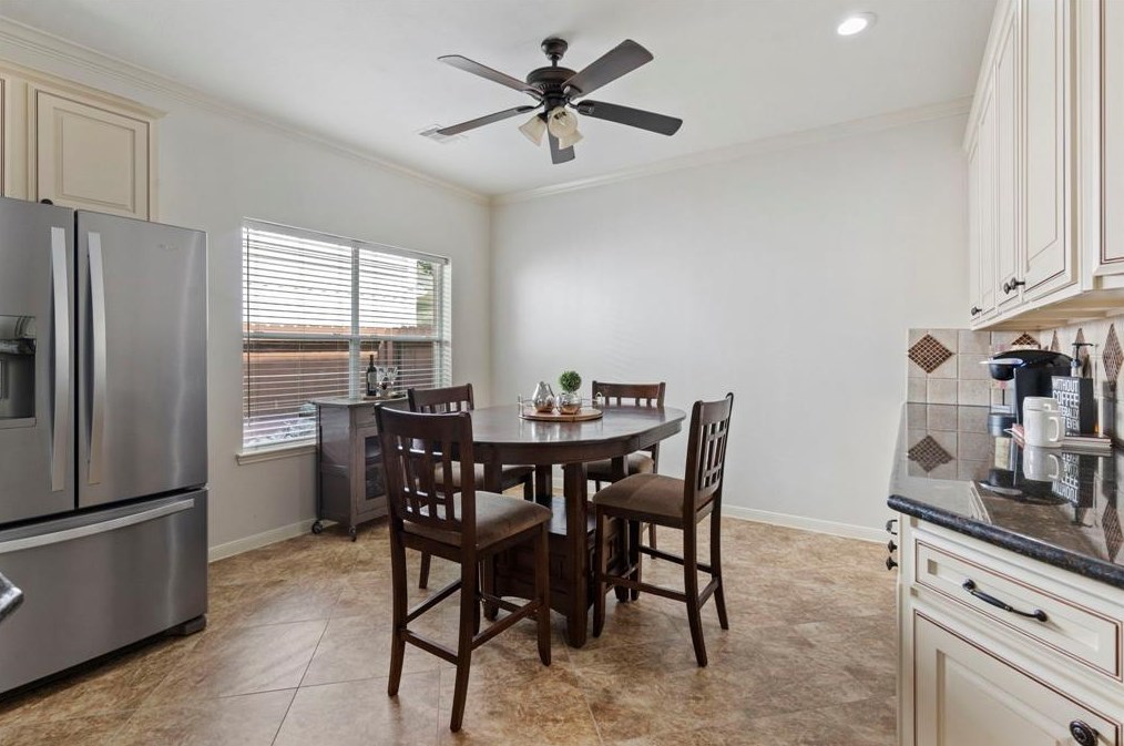 35 Peaceful Cyn Cir, Spring TX 77381-4487 exterior