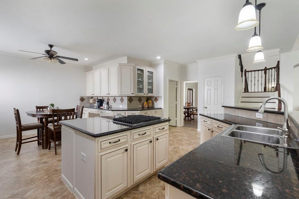 35 Peaceful Cyn Cir, Spring TX 77381-4487 exterior