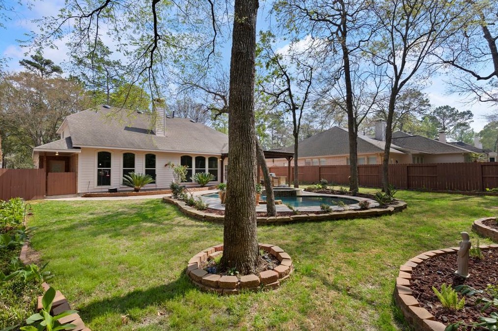 35 Peaceful Cyn Cir, Spring TX 77381-4487 exterior