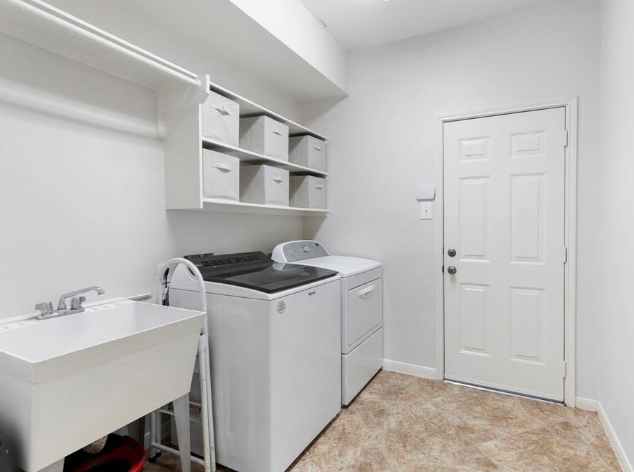 35 Peaceful Cyn Cir, Spring TX 77381-4487 exterior