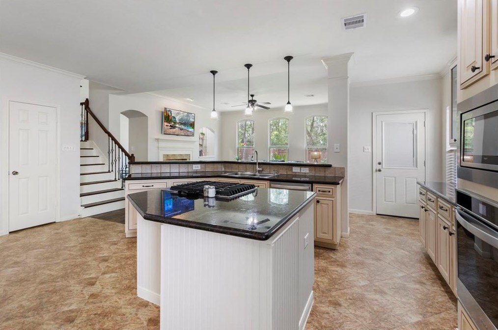 35 Peaceful Cyn Cir, Spring TX 77381-4487 exterior