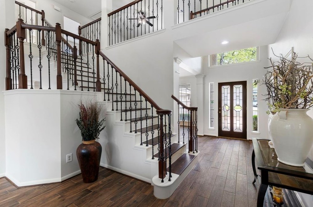 35 Peaceful Cyn Cir, Spring TX 77381-4487 exterior