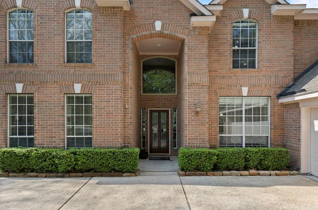 35 Peaceful Cyn Cir, Spring TX 77381-4487 exterior