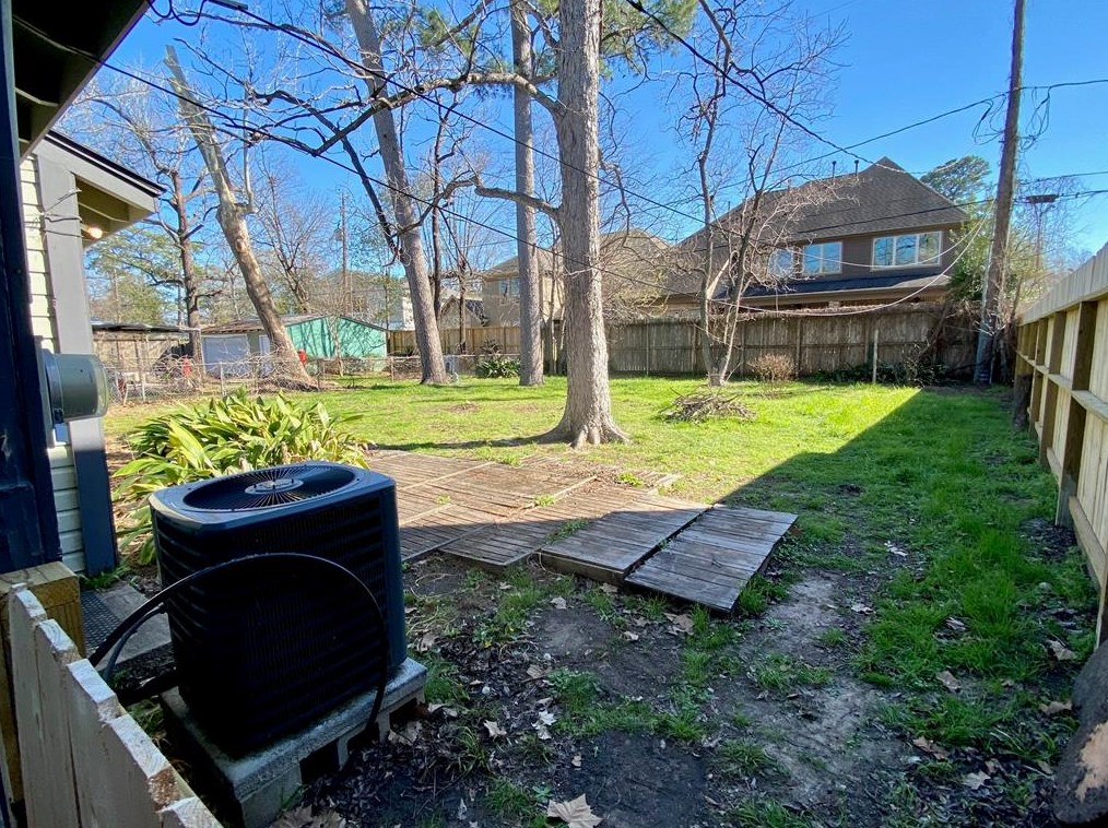 1701 Chantilly Ln, Houston TX  77018-4114 exterior