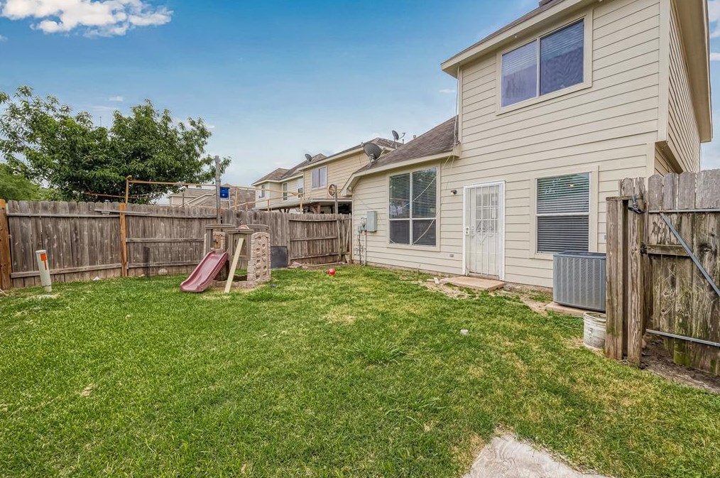 12654 Ashford Riv, Houston TX  77072-5663 exterior
