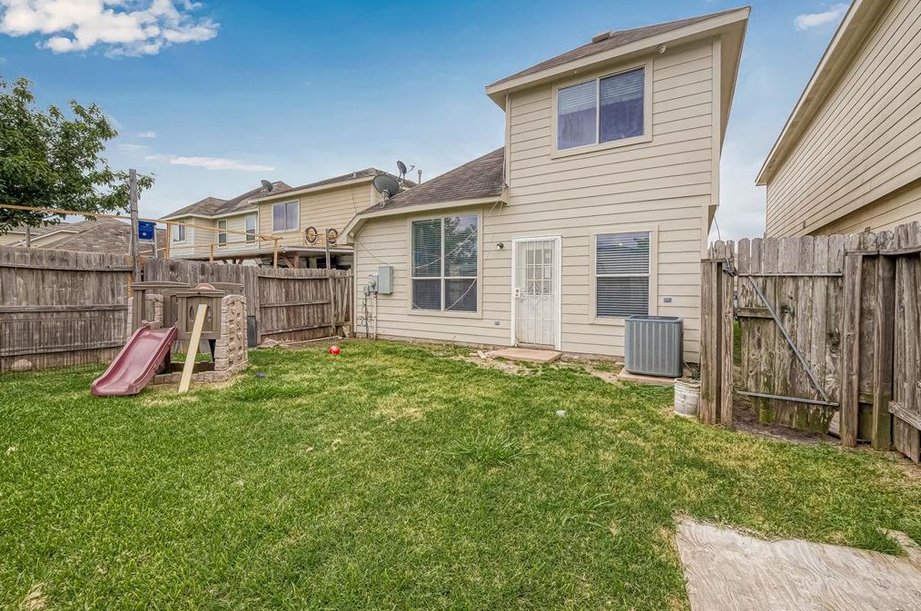 12654 Ashford Riv, Houston TX  77072-5663 exterior
