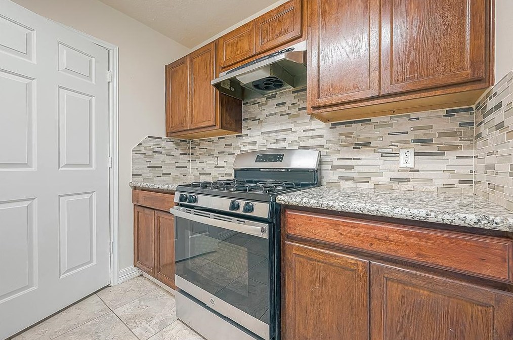 12654 Ashford Riv, Houston TX  77072-5663 exterior