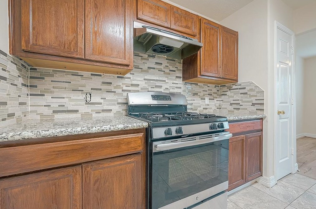 12654 Ashford Riv, Houston TX  77072-5663 exterior