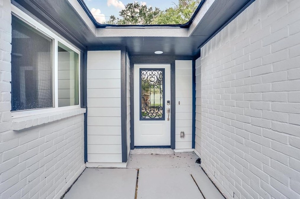 7426 Tetela Dr, Houston TX  77083-3609 exterior