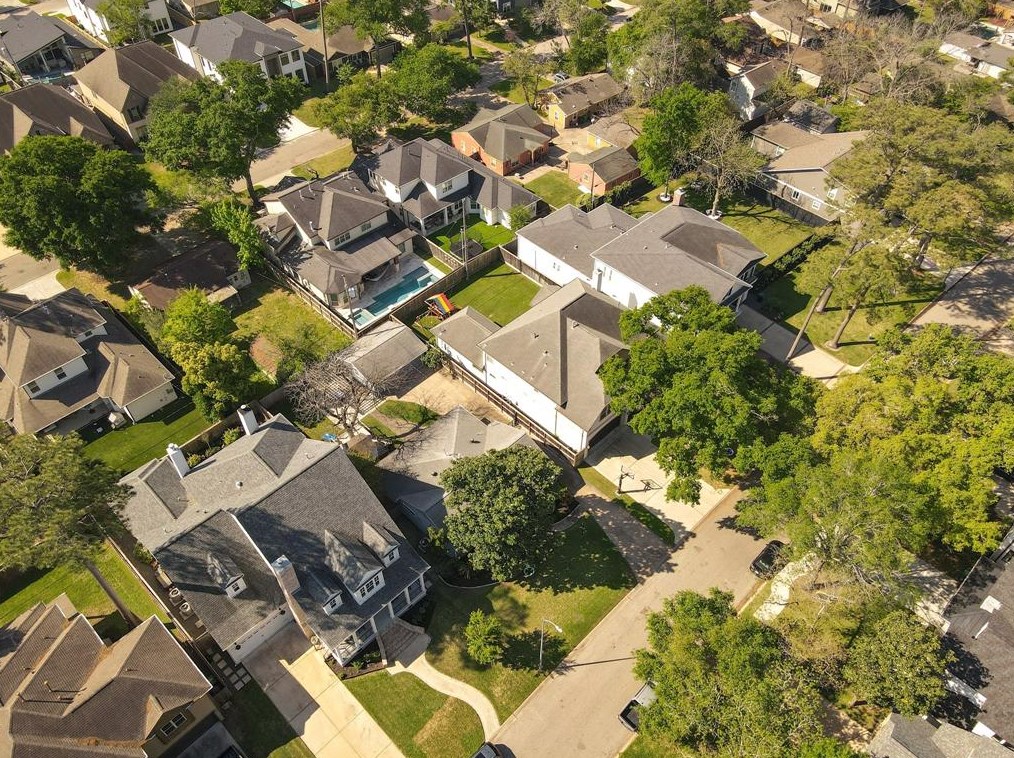 1619 Wakefield Dr, Houston TX  77018-5251 exterior