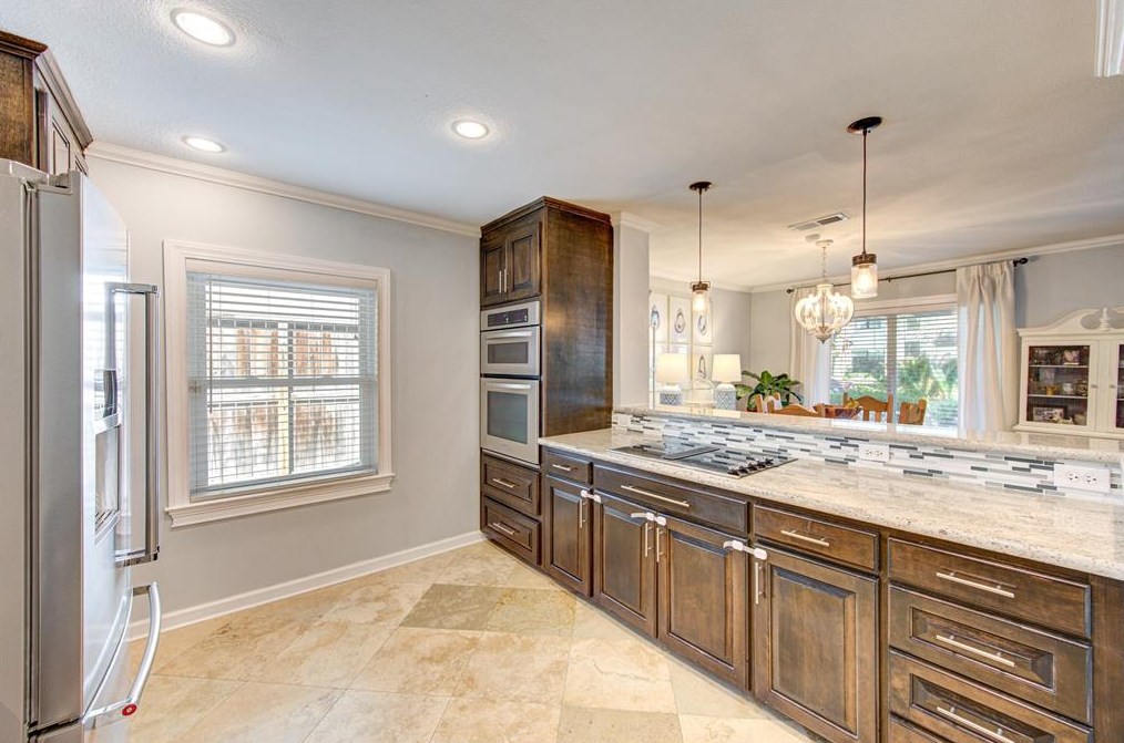 1619 Wakefield Dr, Houston TX  77018-5251 exterior