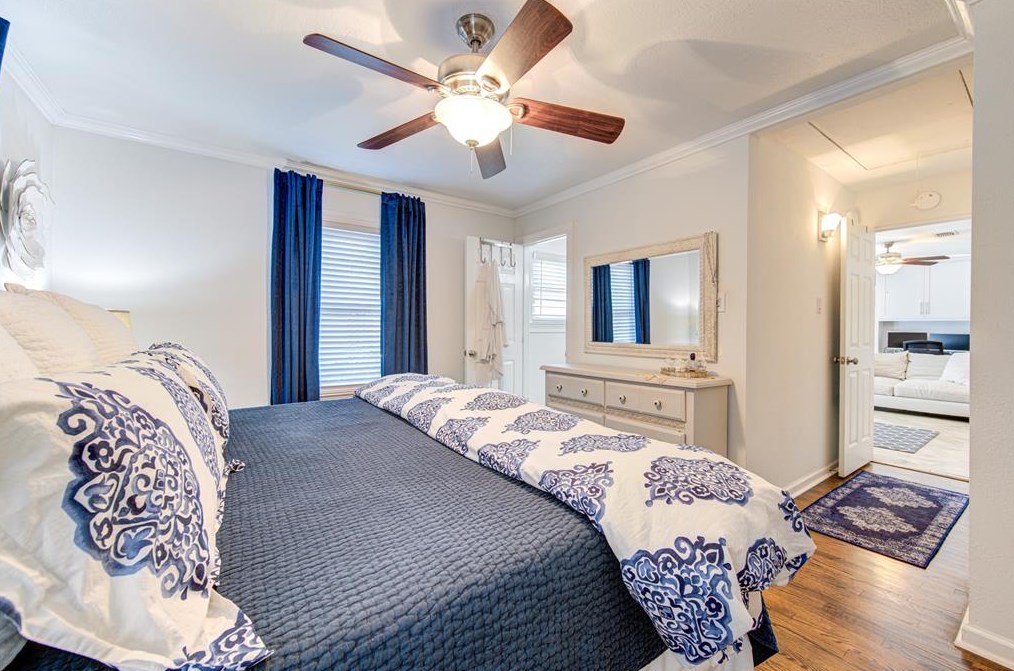 1619 Wakefield Dr, Houston TX  77018-5251 exterior