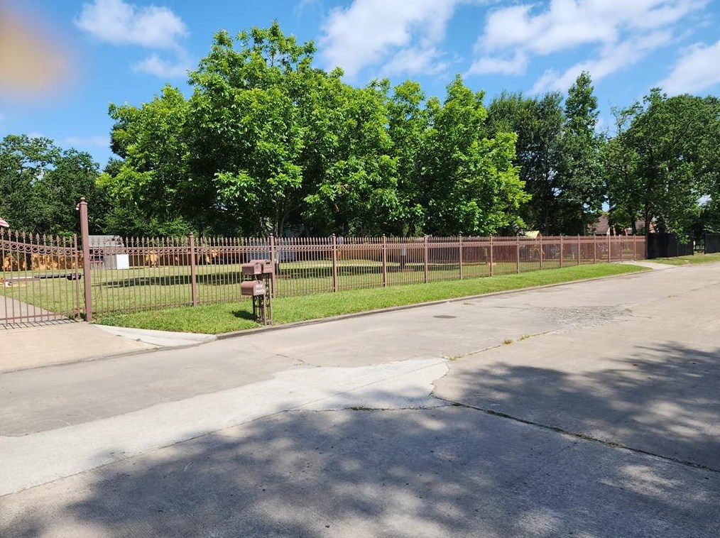 8503 Havner Ct, Houston TX  77039 exterior