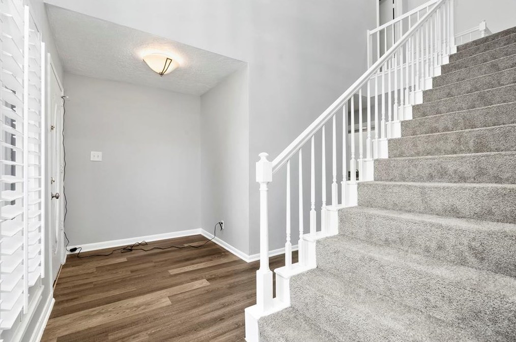 102 Old Brg Lk, Houston TX  77069-3465 exterior