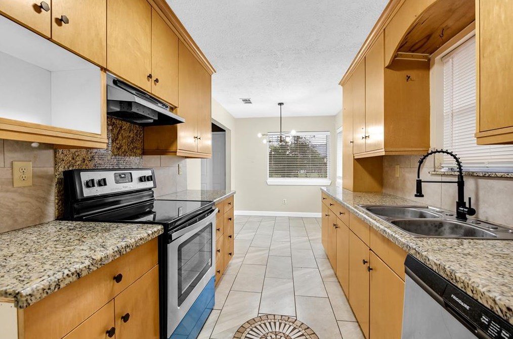 13706 Cologne Dr, Houston TX  77065-2041 exterior